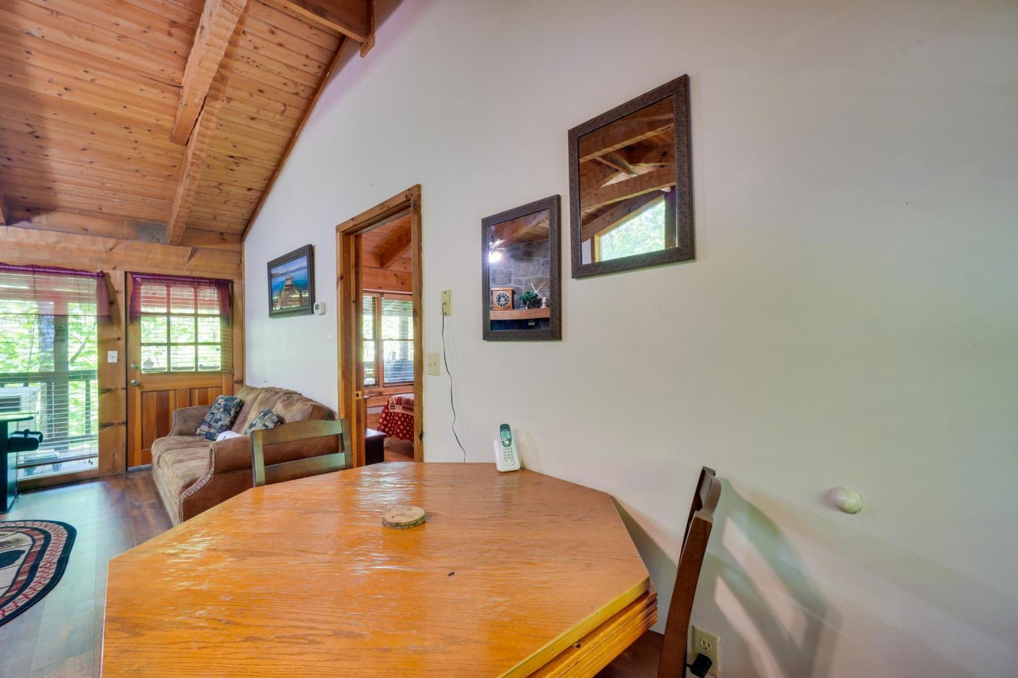 Gatlinburg Cabin With Hot Tub About 6 Mi To Downtown! Exterior photo